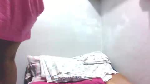 hotlavender online show from December 2, 3:47 am