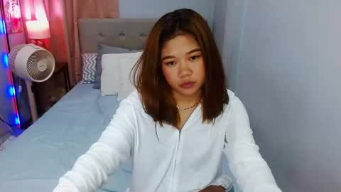 Snapshot of hotlayla_ chatting on January 9, 11:58 am Layla online show from January 9, 11:58 am