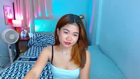 Snapshot of hotlayla_ chatting on January 20, 12:28 pm Layla online show from January 20, 12:28 pm