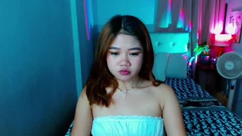 Snapshot of hotlayla_ chatting on January 28, 12:00 pm Layla online show from January 28, 12:00 pm