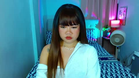 Snapshot of hotlayla_ chatting on February 16, 12:54 pm Layla online show from February 16, 12:54 pm
