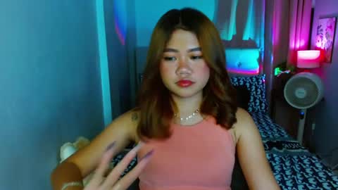 Snapshot of hotlayla_ chatting on February 20, 10:16 am Layla online show from February 20, 10:16 am