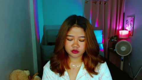 Snapshot of hotlayla_ chatting on February 27, 9:43 am Layla online show from February 27, 9:43 am