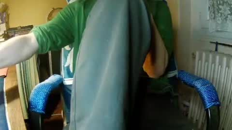 Snapshot of hotleopold chatting on March 9, 1:14 am hotleopold online show from March 9, 1:14 am