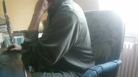 hotleopold online show from March 31, 12:05 pm