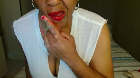 Snapshot of hotlilya chatting on July 14, 9:36 am hotlilya online show from July 14, 9:36 am