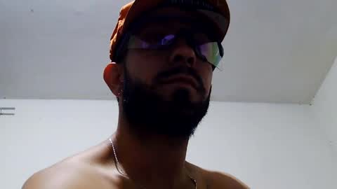 hotlirking online show from July 25, 11:30 am