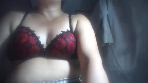 Snapshot of hotmatureladyxxx chatting on October 16, 9:05 pm hotmatureladyxxx online show from October 16, 9:05 pm