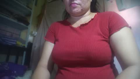 Snapshot of hotmatureladyxxx chatting on May 14, 5:14 am hotmatureladyxxx online show from May 14, 5:14 am