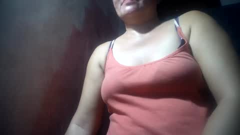 Snapshot of hotmatureladyxxx chatting on July 20, 3:21 am hotmatureladyxxx online show from July 20, 3:21 am