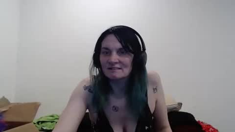 hotmodel1984 online show from March 12, 4:29 am