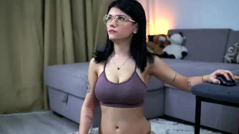 Snapshot of hotmollyx chatting on June 16, 2:47 am Molly online show from June 16, 2:47 am
