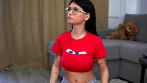 Snapshot of hotmollyx chatting on July 7, 6:47 am Molly online show from July 7, 6:47 am