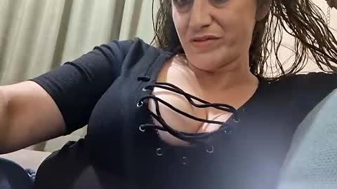 hotmom0610 online show from April 5, 8:22 am