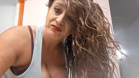 hotmom0610 online show from April 29, 12:16 am