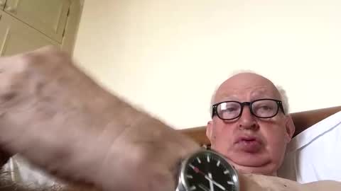 hotmuff99 online show from March 8, 8:55 am