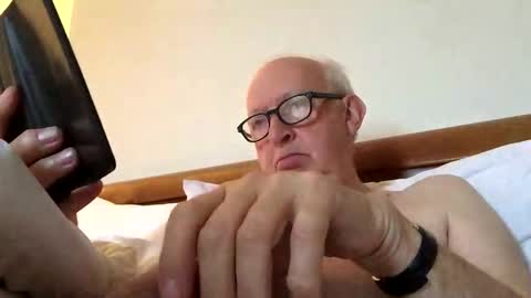 hotmuff99 online show from October 17, 8:06 am