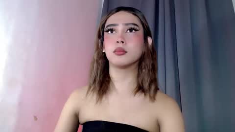 Snapshot of hotnaughty_beatrice chatting on November 1, 8:33 pm HOT BEATRICE online show from November 1, 8:33 pm