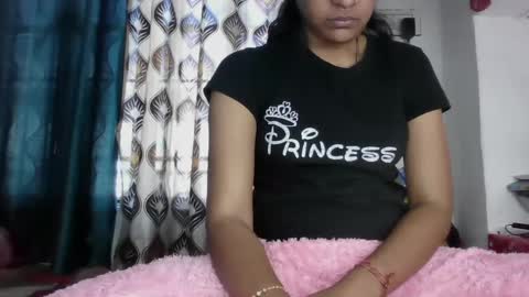 Snapshot of hotnsweetindian chatting on February 1, 9:21 am lola online show from February 1, 9:21 am