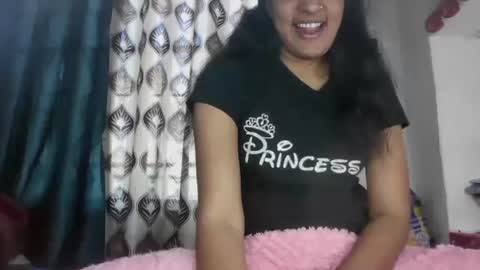 Snapshot of hotnsweetindian chatting on February 2, 7:41 am lola online show from February 2, 7:41 am