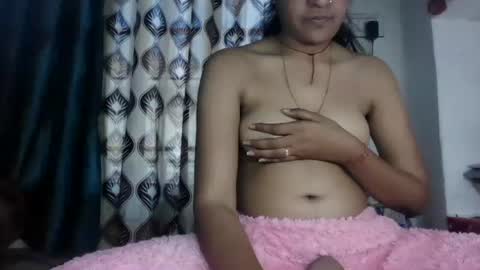 Snapshot of hotnsweetindian chatting on February 2, 10:46 am lola online show from February 2, 10:46 am