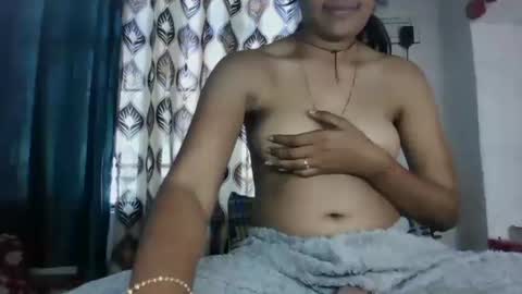 Snapshot of hotnsweetindian chatting on February 8, 7:48 am lola online show from February 8, 7:48 am