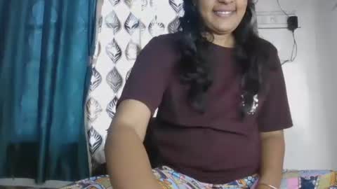 Snapshot of hotnsweetindian chatting on September 22, 5:31 am lola online show from September 22, 5:31 am