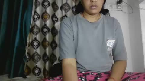 Snapshot of hotnsweetindian chatting on November 1, 4:53 pm lola online show from November 1, 4:53 pm