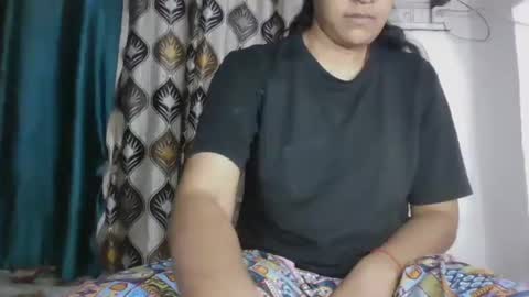 Snapshot of hotnsweetindian chatting on November 2, 5:15 pm lola online show from November 2, 5:15 pm