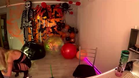 Snapshot of hotprincess2hot chatting on November 1, 11:01 am hotprincess2hot online show from November 1, 11:01 am