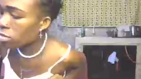 Snapshot of hotsassyqueen219667 chatting on July 6, 6:21 pm Kichuna online show from July 6, 6:21 pm