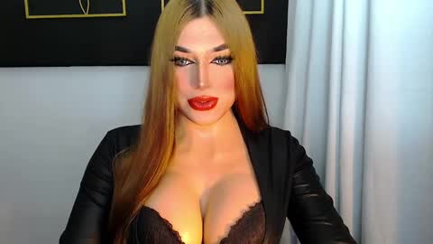 STELLA online show from December 6, 7:23 pm