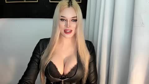 STELLA online show from October 25, 5:15 am