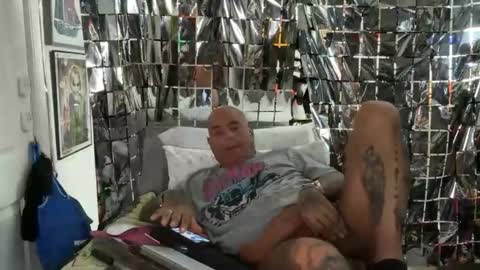 hotstuff775616 online show from April 8, 1:49 am