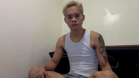 Snapshot of hotstuffph chatting on March 25, 8:42 am C A R L I T O online show from March 25, 8:42 am