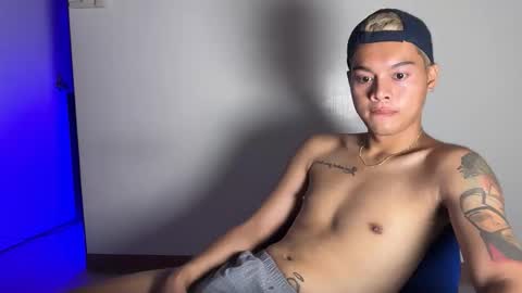 Snapshot of hotstuffph chatting on March 26, 7:14 am C A R L I T O online show from March 26, 7:14 am