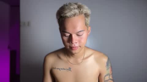 Snapshot of hotstuffph chatting on March 28, 6:24 am C A R L I T O online show from March 28, 6:24 am