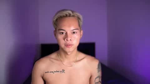 Snapshot of hotstuffph chatting on March 28, 6:29 pm C A R L I T O online show from March 28, 6:29 pm