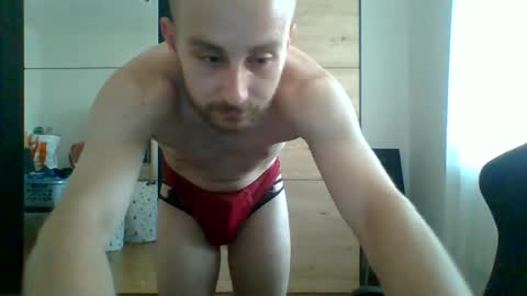hotswissboy98 online show from July 2, 6:36 pm