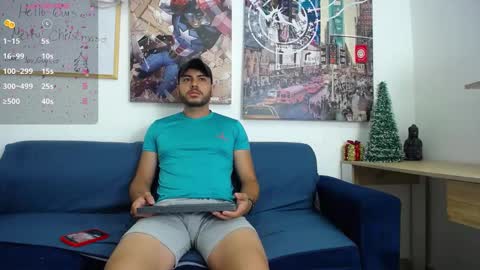 hott_asses online show from December 13, 10:13 pm