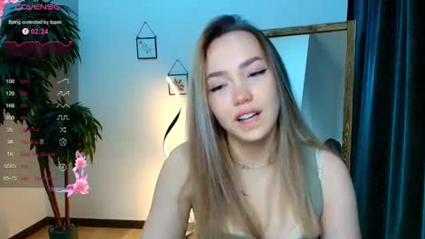 hello Im Eva online show from December 4, 11:19 am