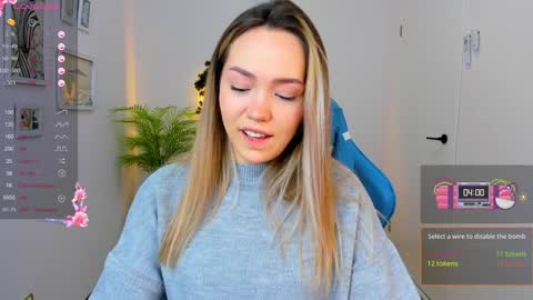 hello Im Eva online show from December 19, 8:23 am