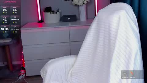 hello Im Eva online show from October 2, 2:35 pm