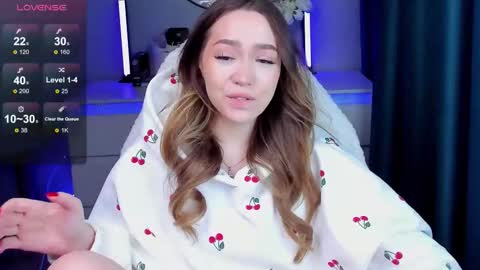 hello Im Eva online show from November 12, 9:53 am