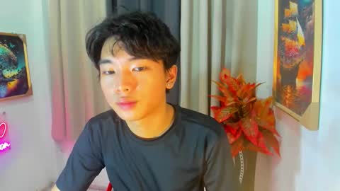 hottestloues online show from March 18, 2:04 am