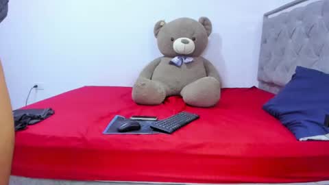 Snapshot of hottie_couplee chatting on June 20, 7:55 am Tavo and lucy online show from June 20, 7:55 am