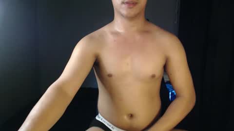 hottie_kyle69 online show from April 24, 6:05 am