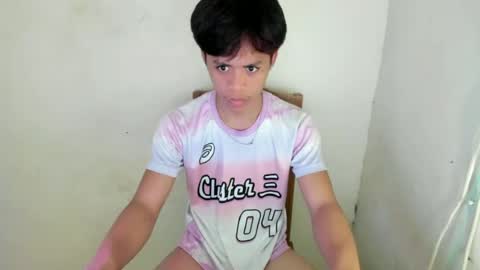hottie_migs online show from June 10, 12:11 am