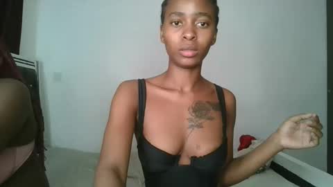 Snapshot of hottie_mistie chatting on May 28, 10:18 pm hottie_mistie online show from May 28, 10:18 pm