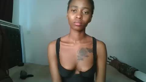Snapshot of hottie_mistie chatting on June 5, 6:52 am hottie_mistie online show from June 5, 6:52 am